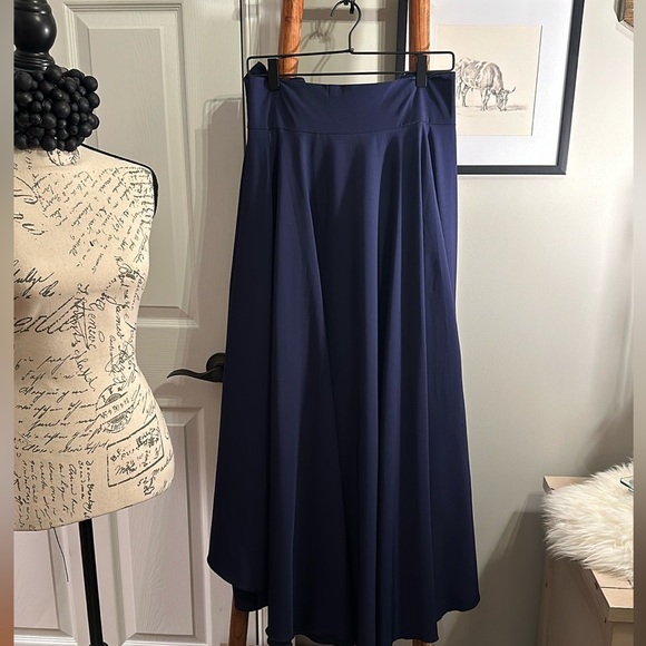 Yitemei Women’s High Waist Solid Swing Maxi Skirt w/Asymmetrical Hem & Pockets - Picture 4 of 16